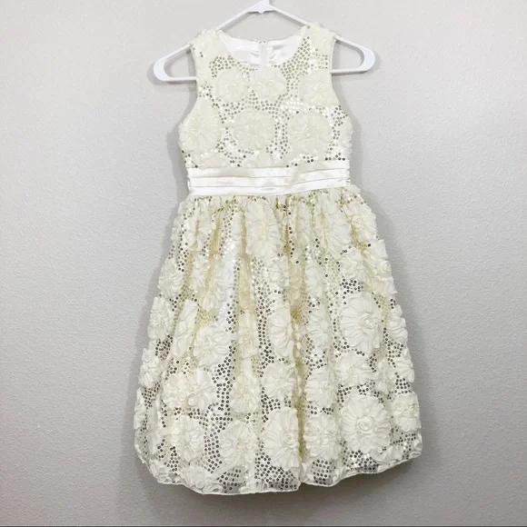 open lace back dress Amazon.com: Davvew Princess Dresses for Girls Light Up Princess Costume for  Little Girls Christmas Halloween Costume for Kids Toddler : Clothing, Shoes  & Jewelry